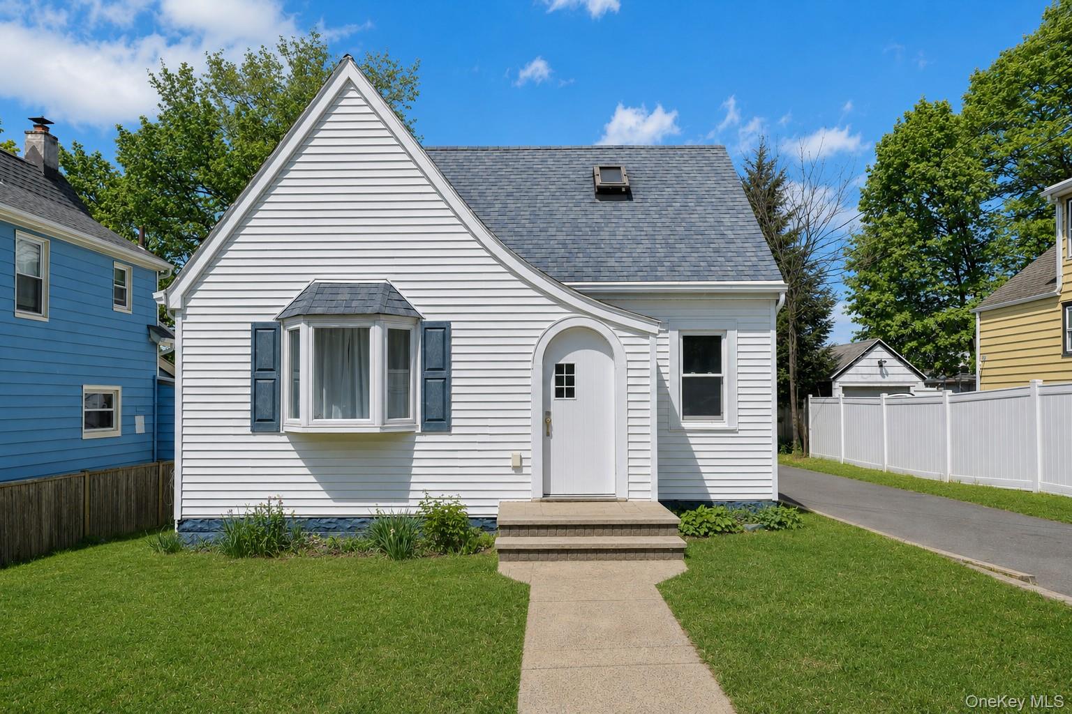 6 Willow Avenue Property Photo 1