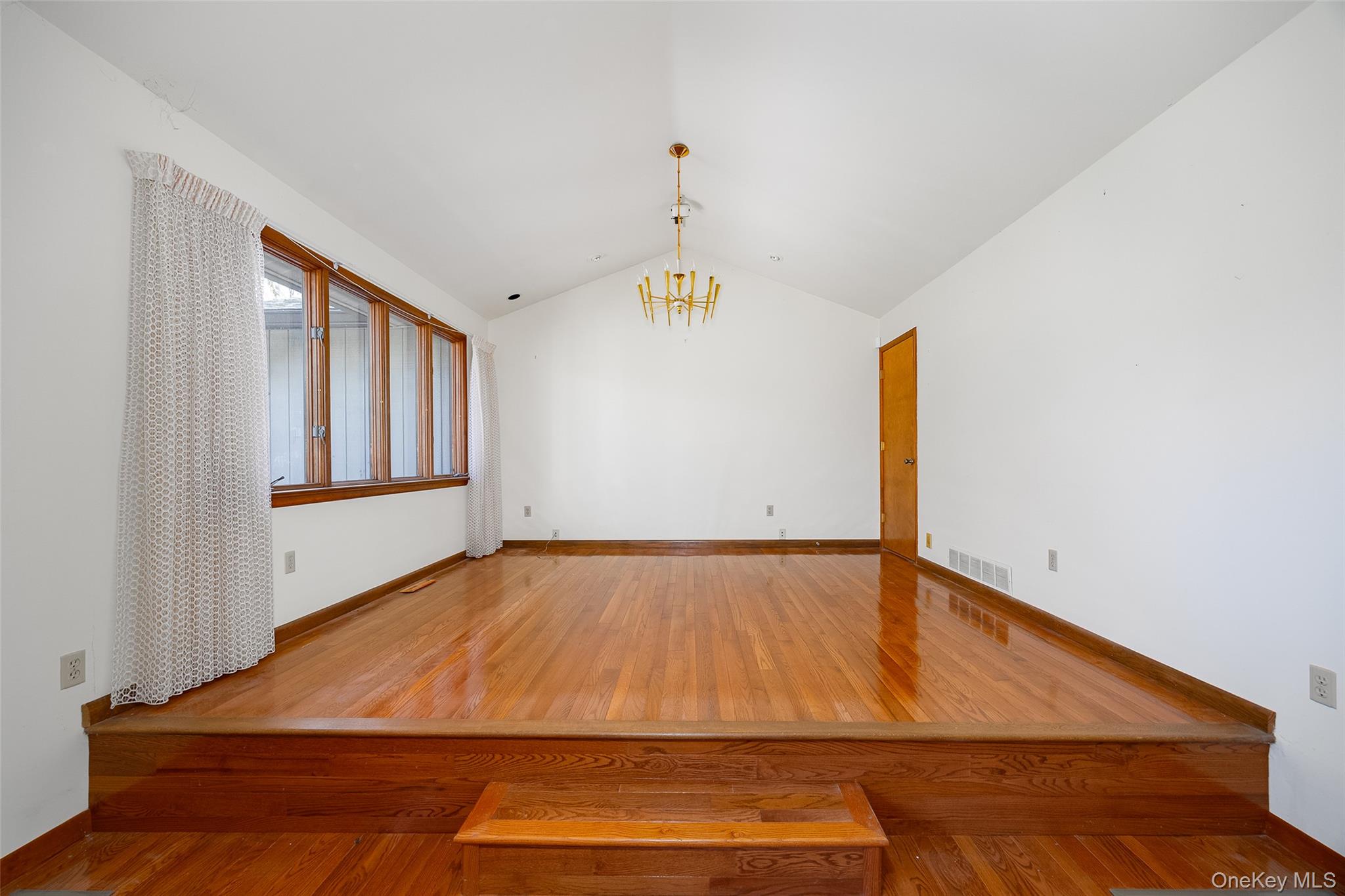 6 King Road Property Photo 4