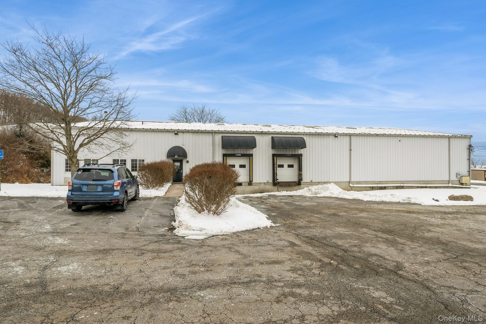 41 Elkay Drive Property Photo 3
