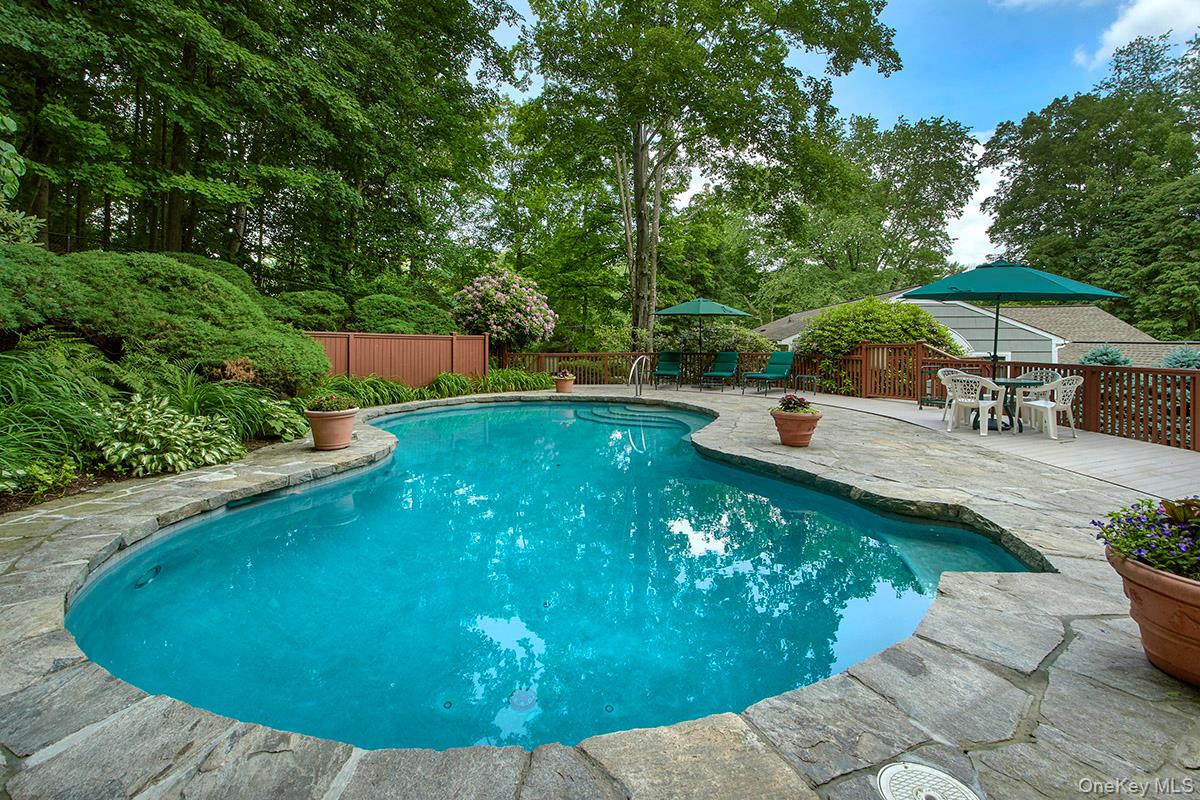 121 Washburn Road Property Photo 3