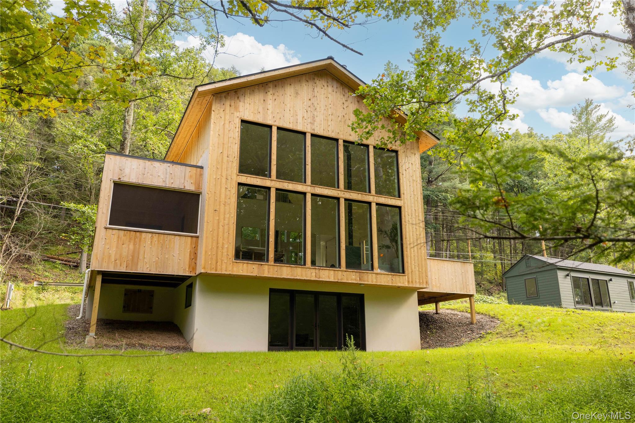332 Mohonk Road Property Photo 1