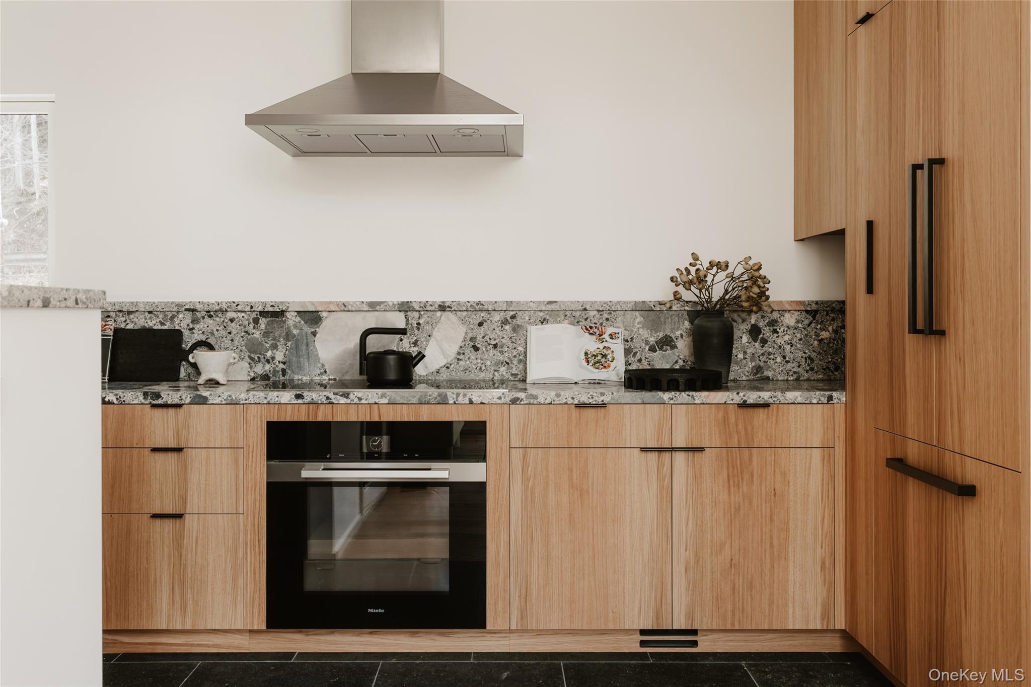 332 Mohonk Road Property Photo 14