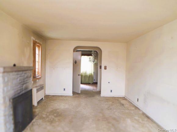3231 Waterbury Avenue Property Photo 3