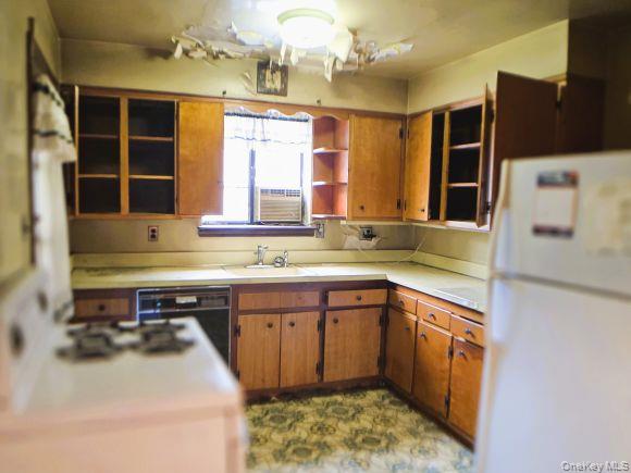3231 Waterbury Avenue Property Photo 6