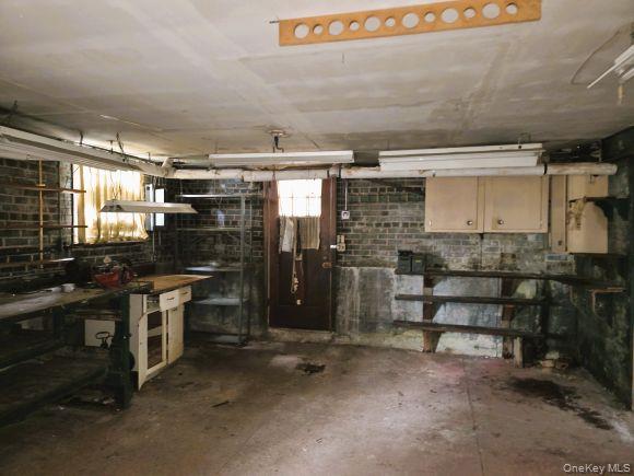 3231 Waterbury Avenue Property Photo 20