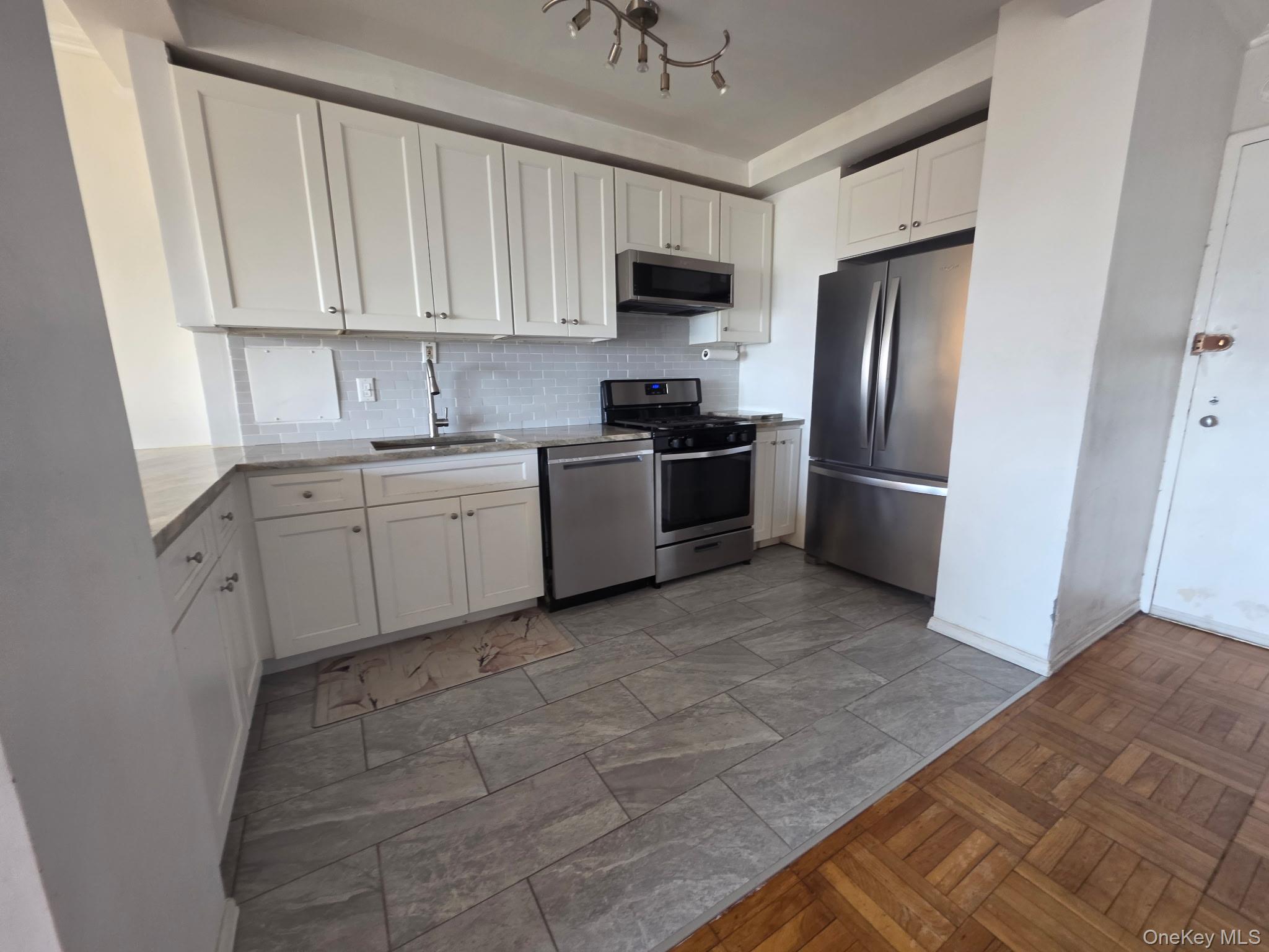 8 Fordham Hill Oval 10b Property Photo 3