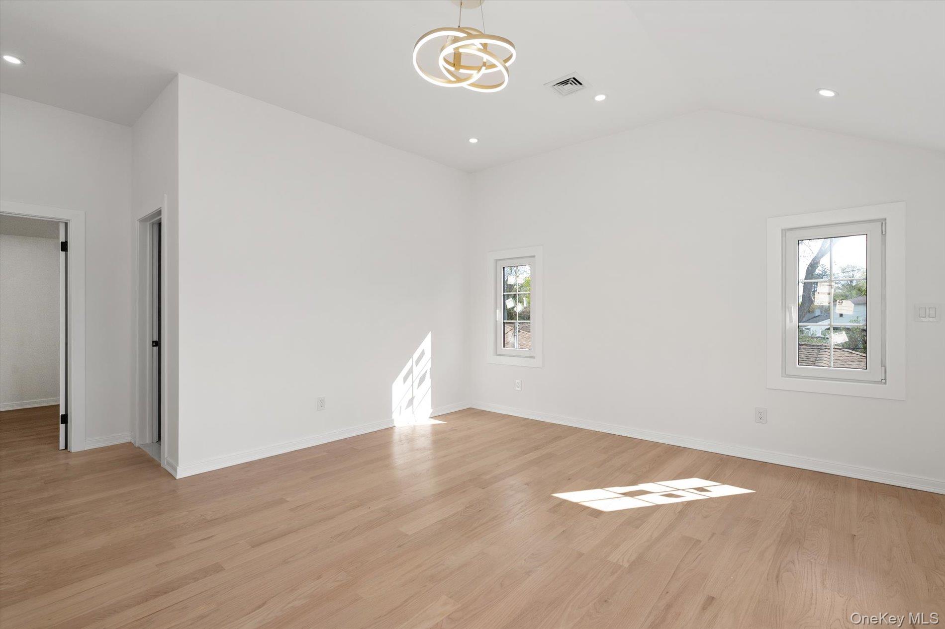 10 Faye Court Property Photo 23