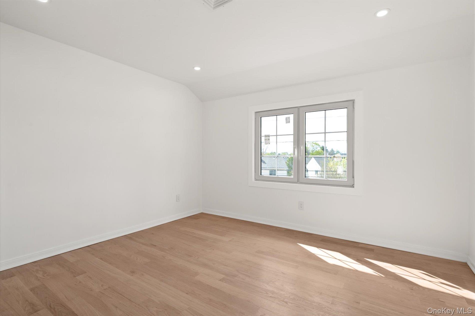 10 Faye Court Property Photo 26
