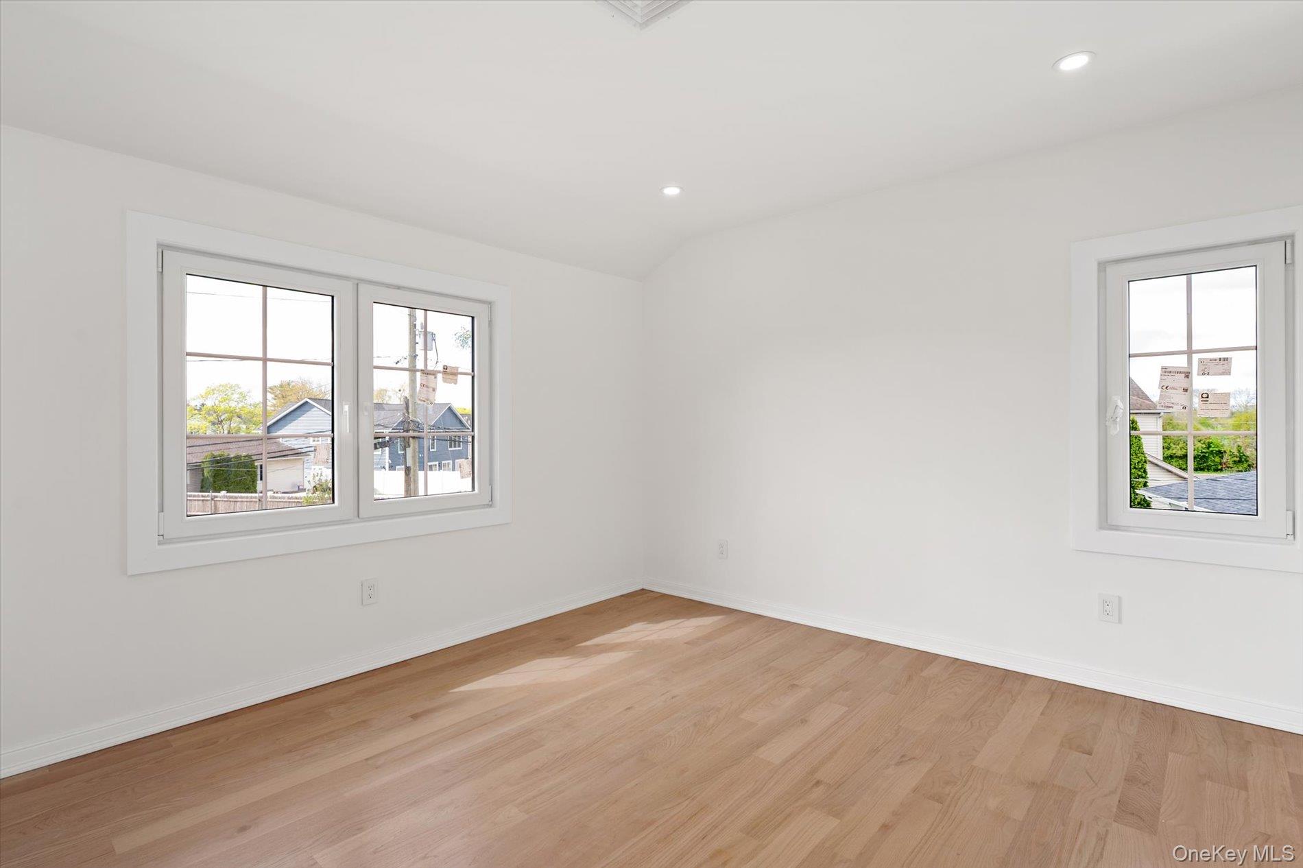 10 Faye Court Property Photo 29