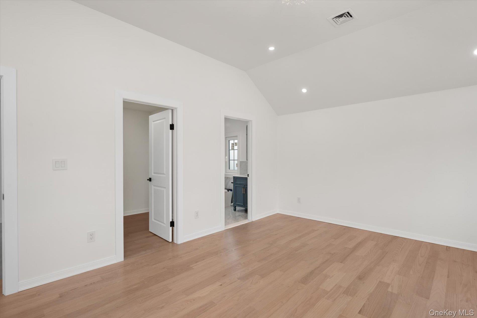 10 Faye Court Property Photo 32