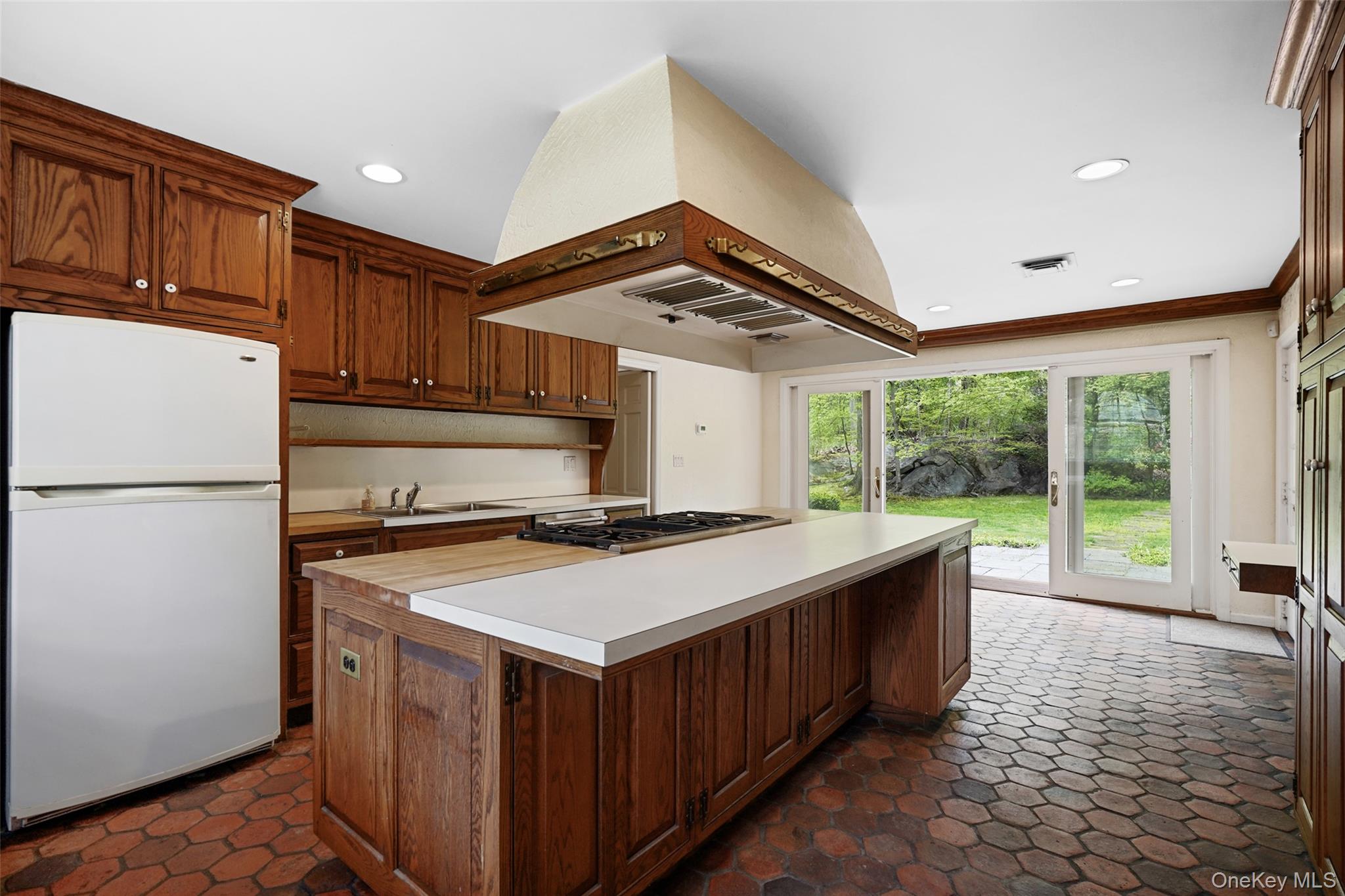 101 Woodlands Road Property Photo 4