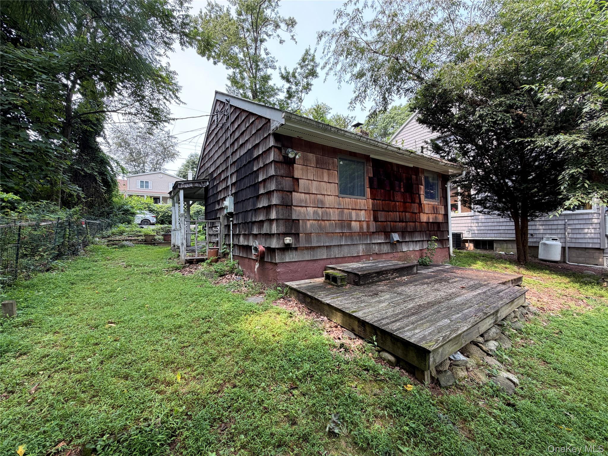 6 N Shenorock Drive Property Photo 4