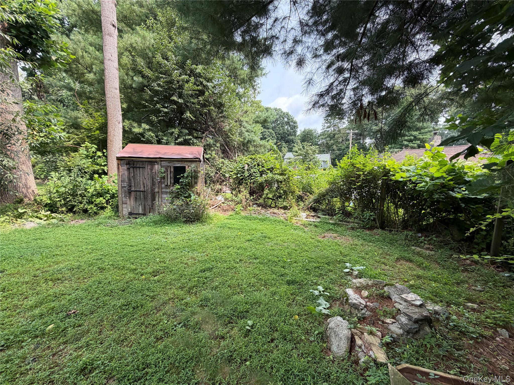 6 N Shenorock Drive Property Photo 5