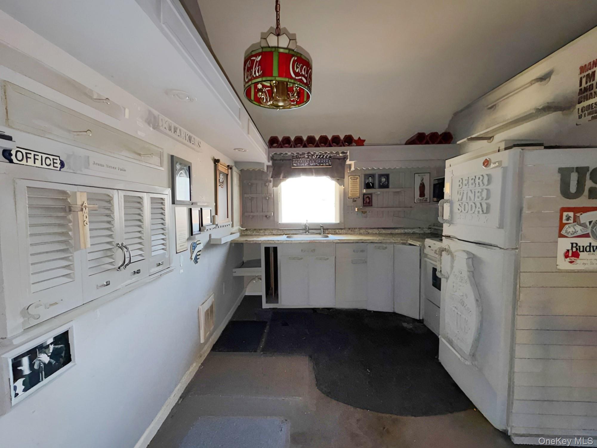 6 N Shenorock Drive Property Photo 12
