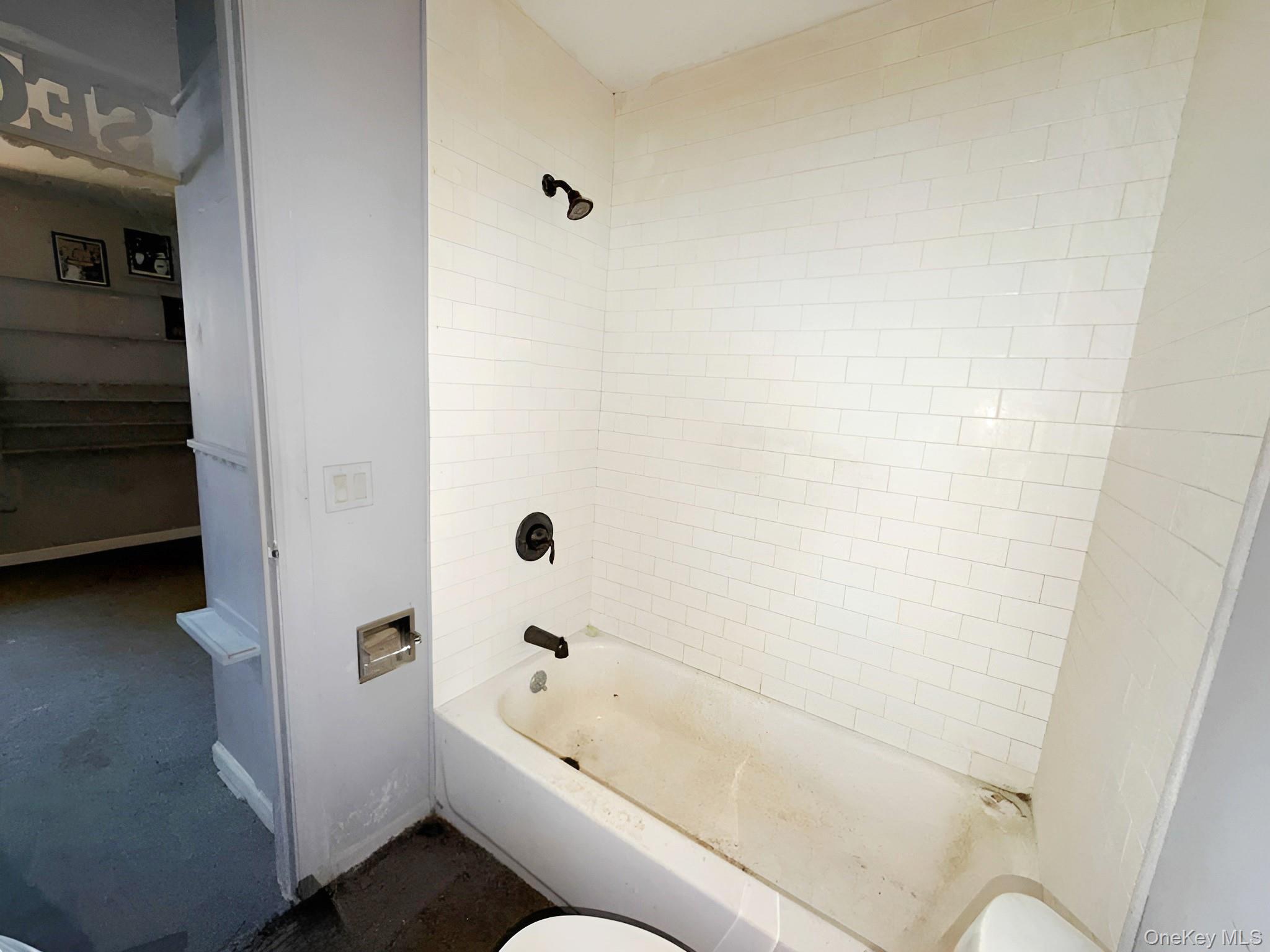 6 N Shenorock Drive Property Photo 19