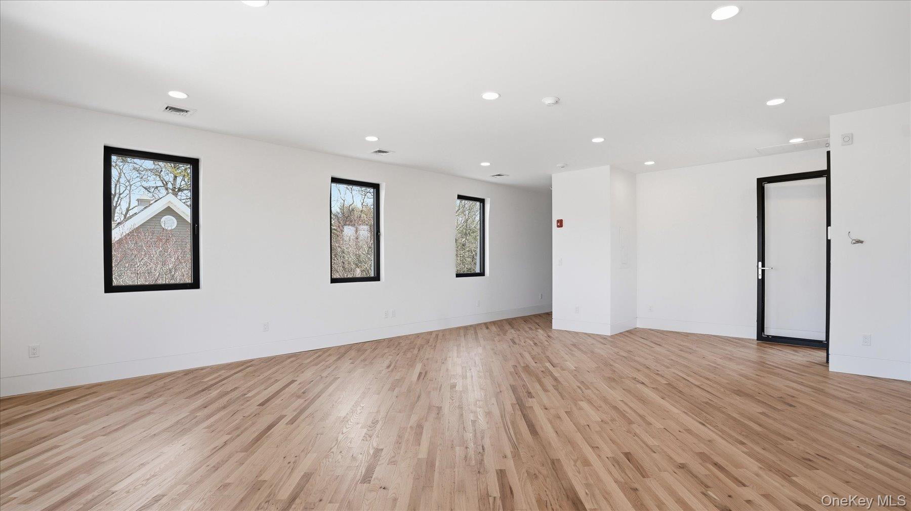 200 W Montauk Highway 2nd Floor, Unit 2b Property Photo 5