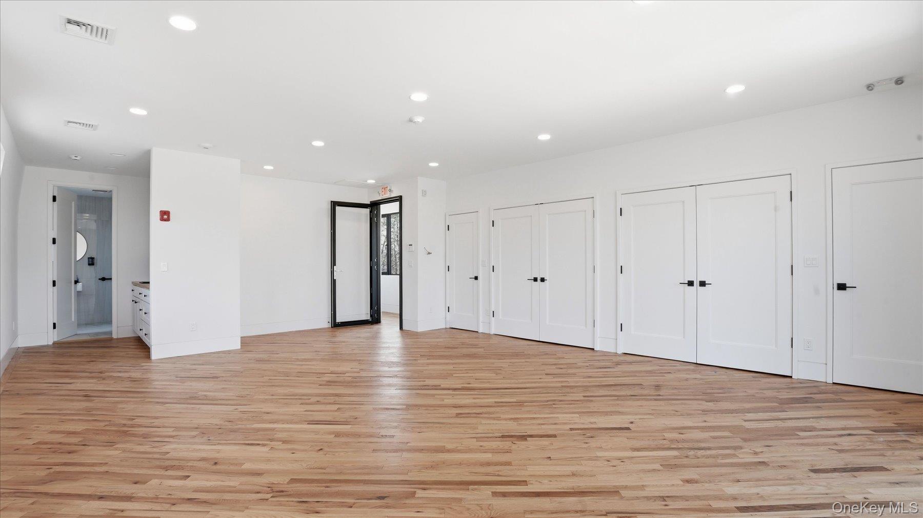 200 W Montauk Highway 2nd Floor, Unit 2b Property Photo 7