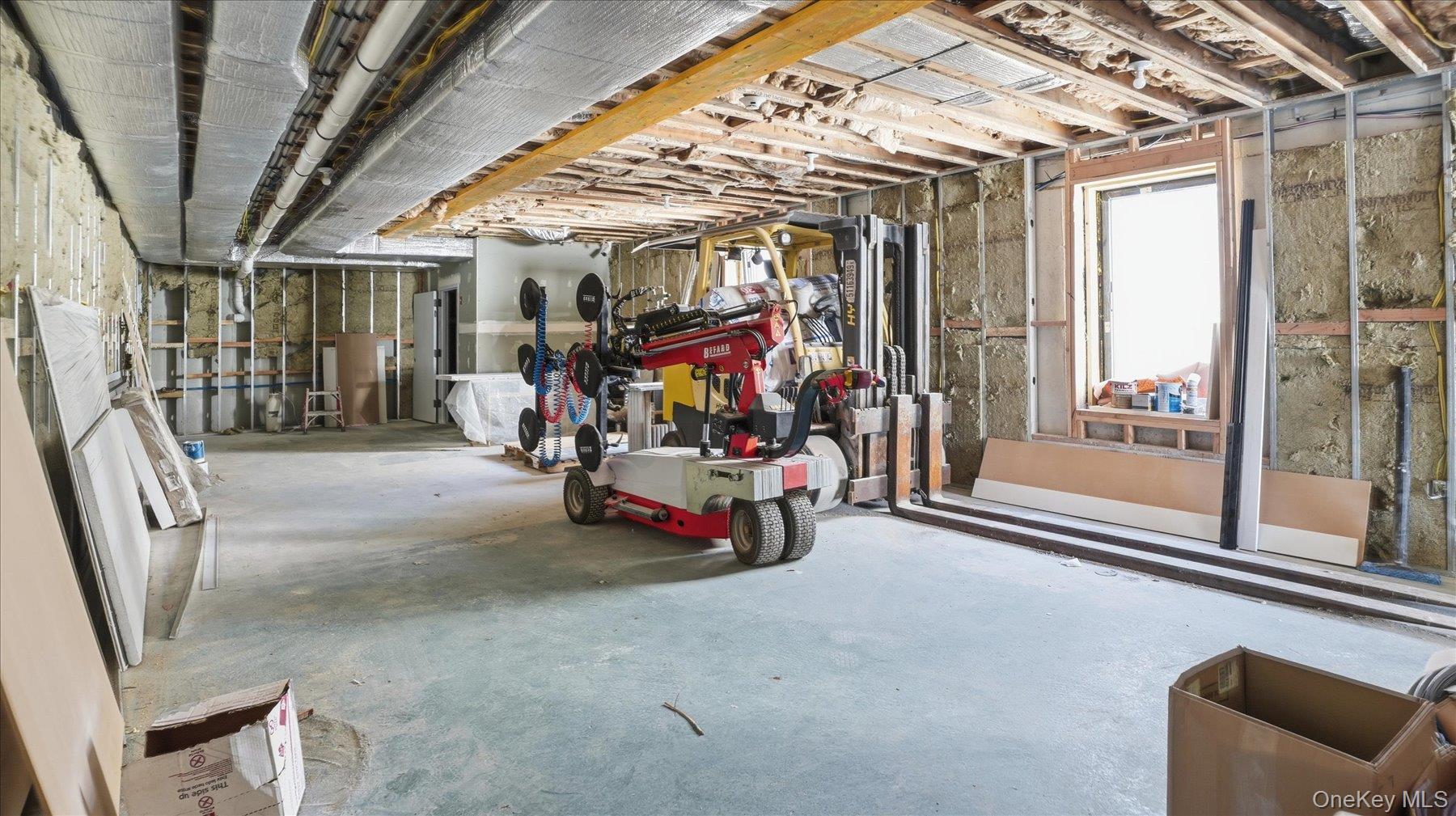 200 W Montauk Highway 2nd Floor, Unit 2b Property Photo 18