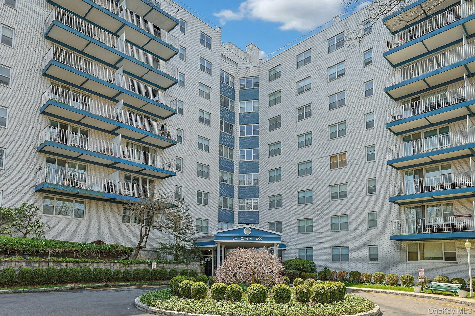 499 N Broadway 7i Property Photo 1