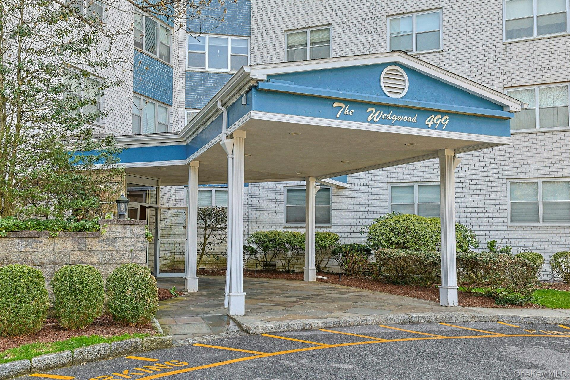 499 N Broadway 7i Property Photo 2