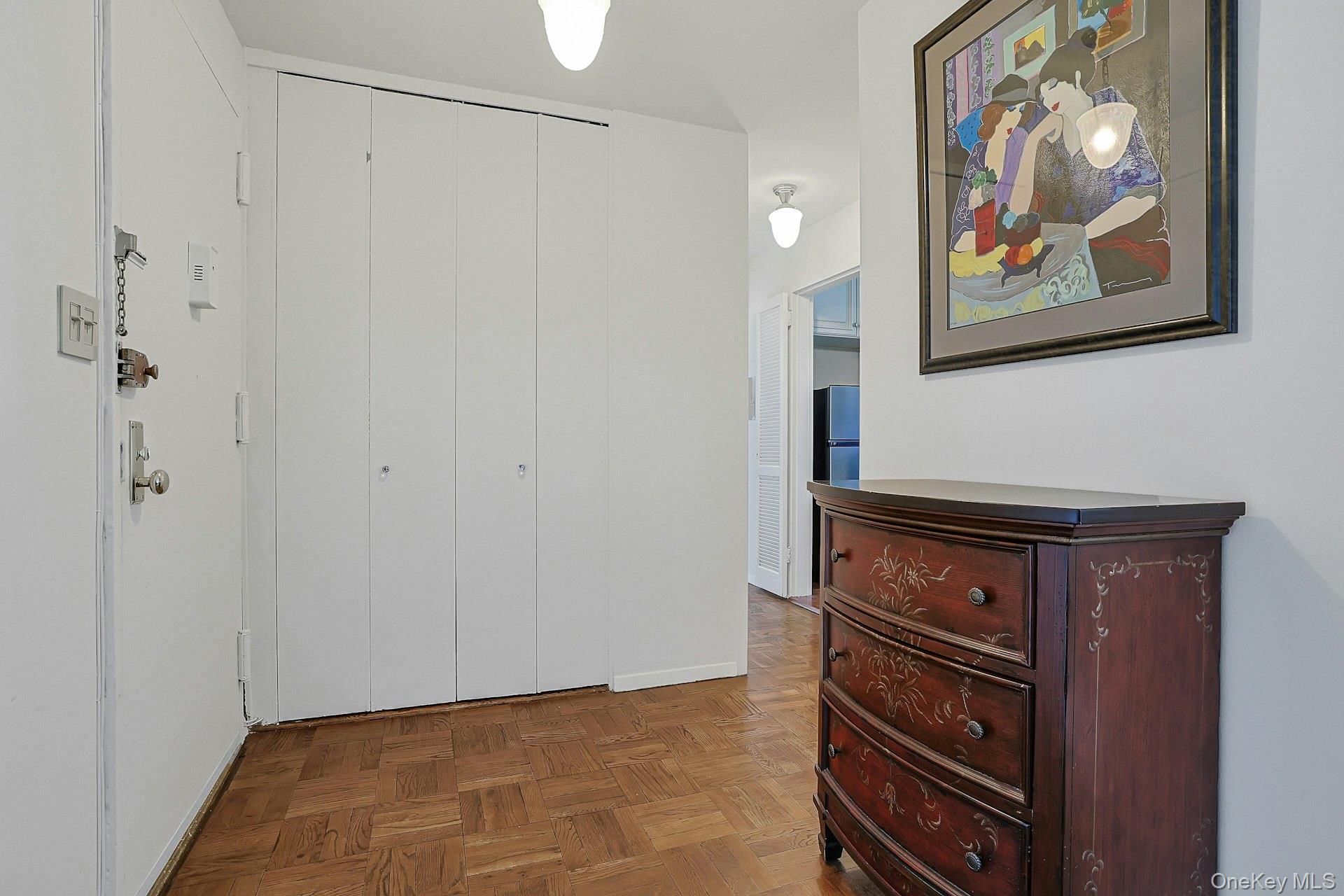 499 N Broadway 7i Property Photo 4