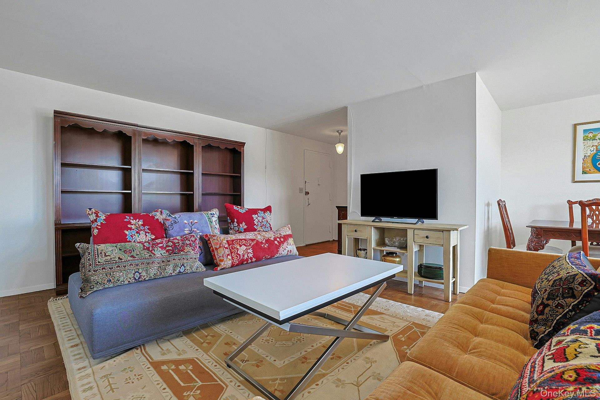 499 N Broadway 7i Property Photo 7