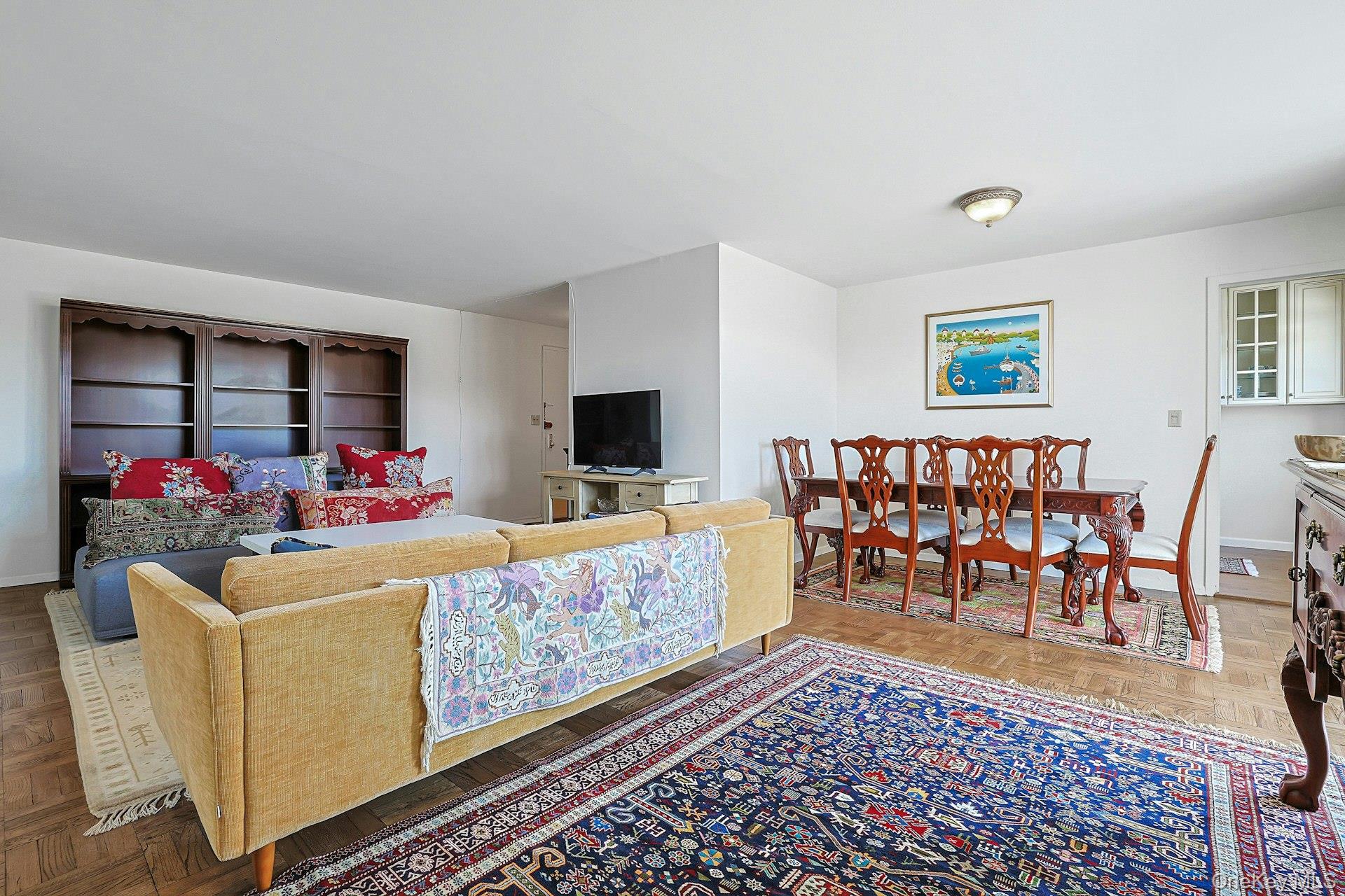 499 N Broadway 7i Property Photo 9