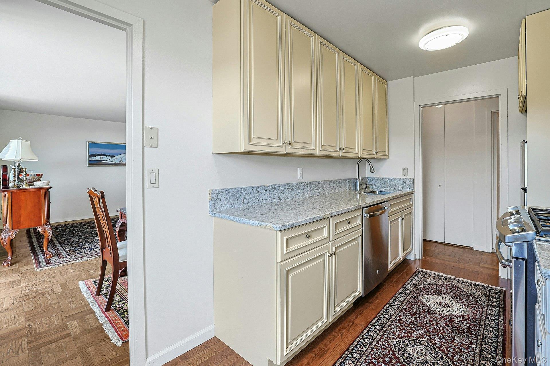 499 N Broadway 7i Property Photo 15