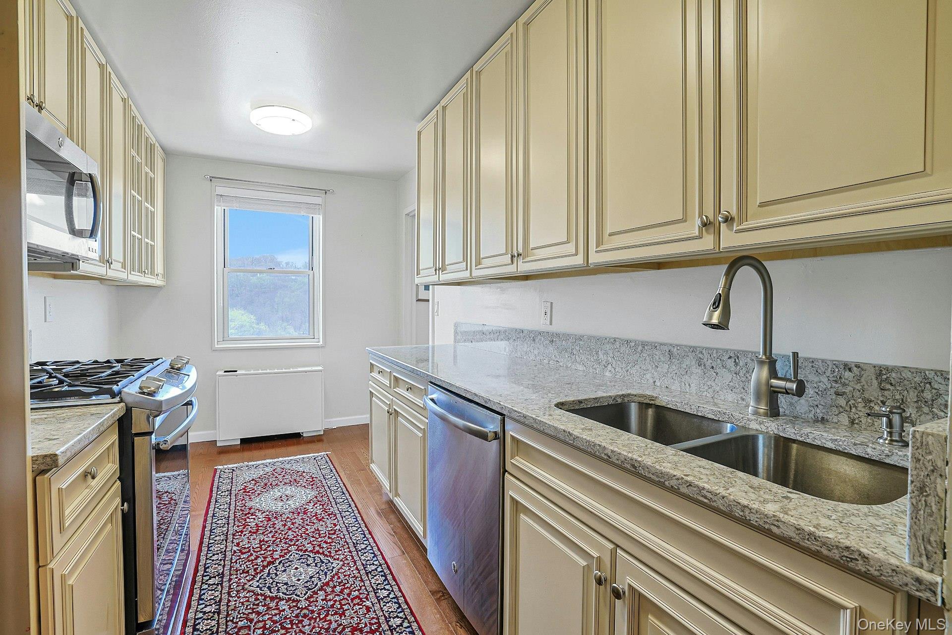 499 N Broadway 7i Property Photo 17