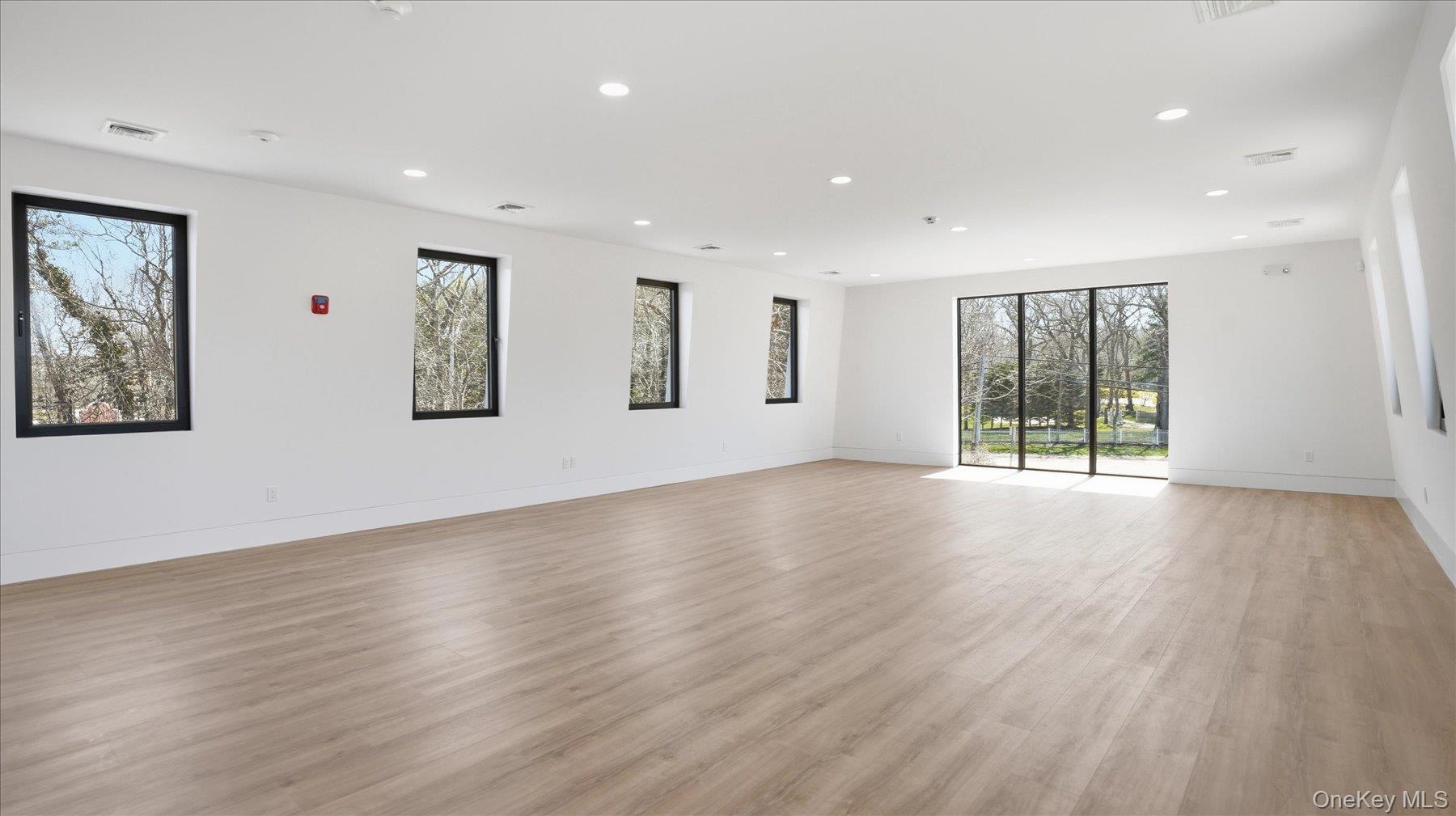 200 W Montauk Highway 2nd Floor, Unit 2a Property Photo 4