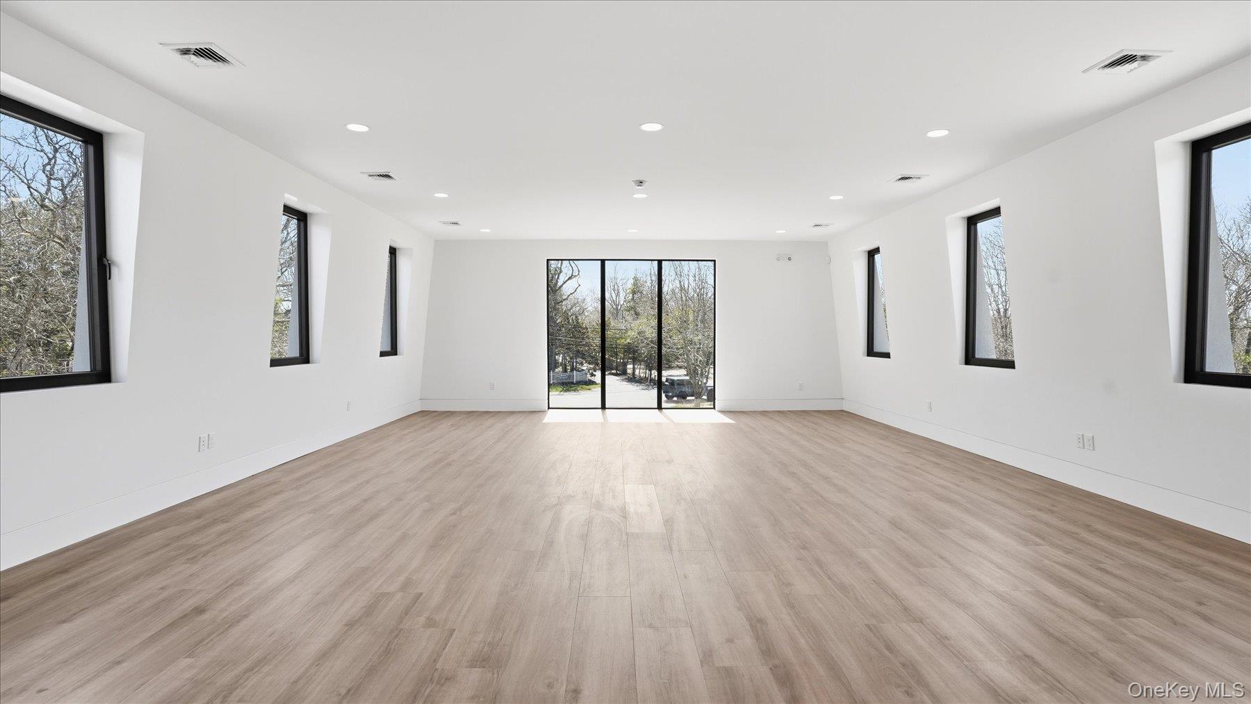 200 W Montauk Highway 2nd Floor, Unit 2a Property Photo 5