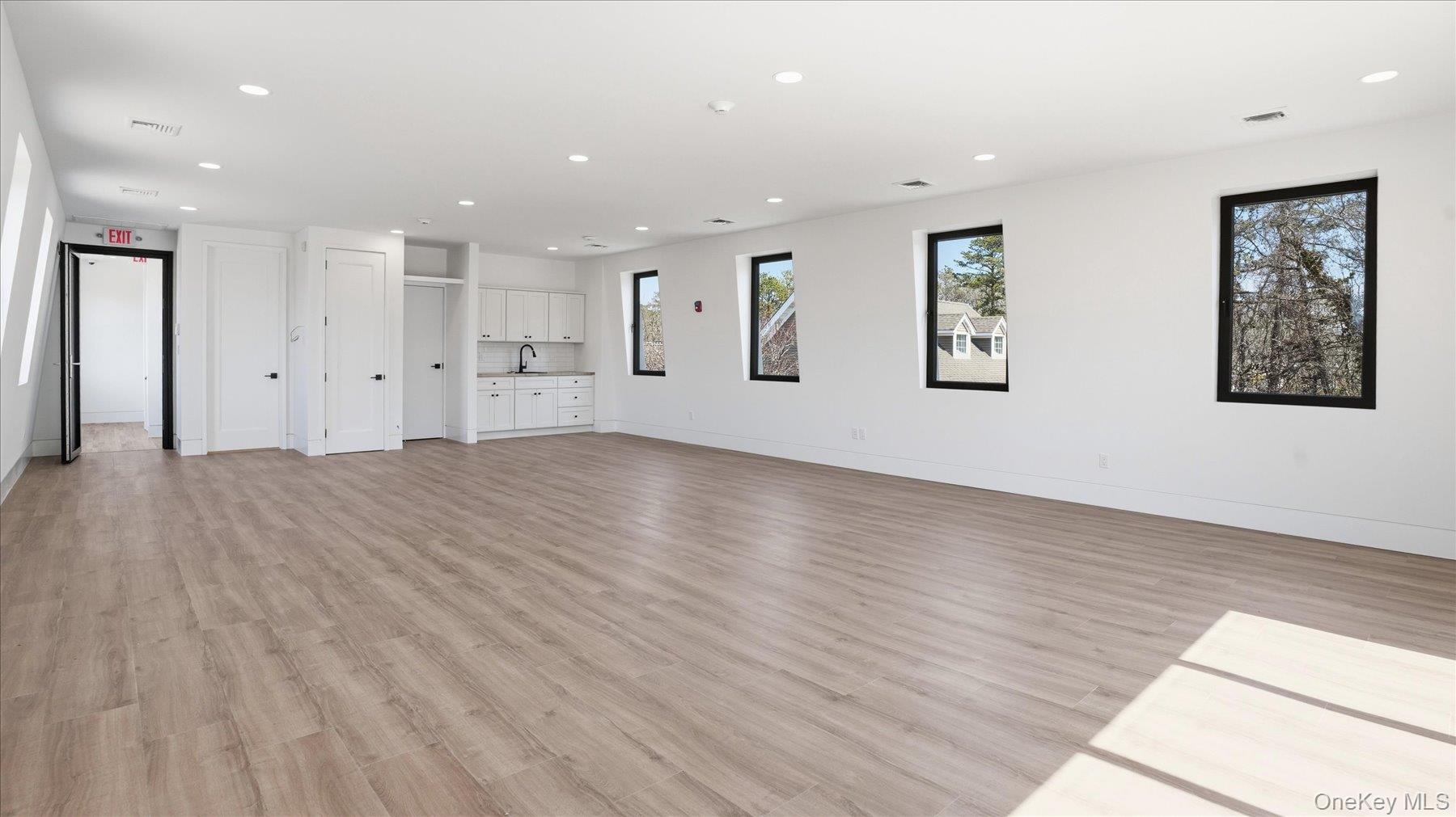 200 W Montauk Highway 2nd Floor, Unit 2a Property Photo 6