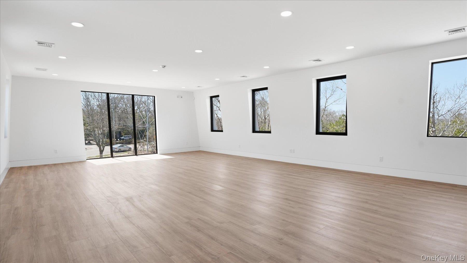200 W Montauk Highway 2nd Floor, Unit 2a Property Photo 7