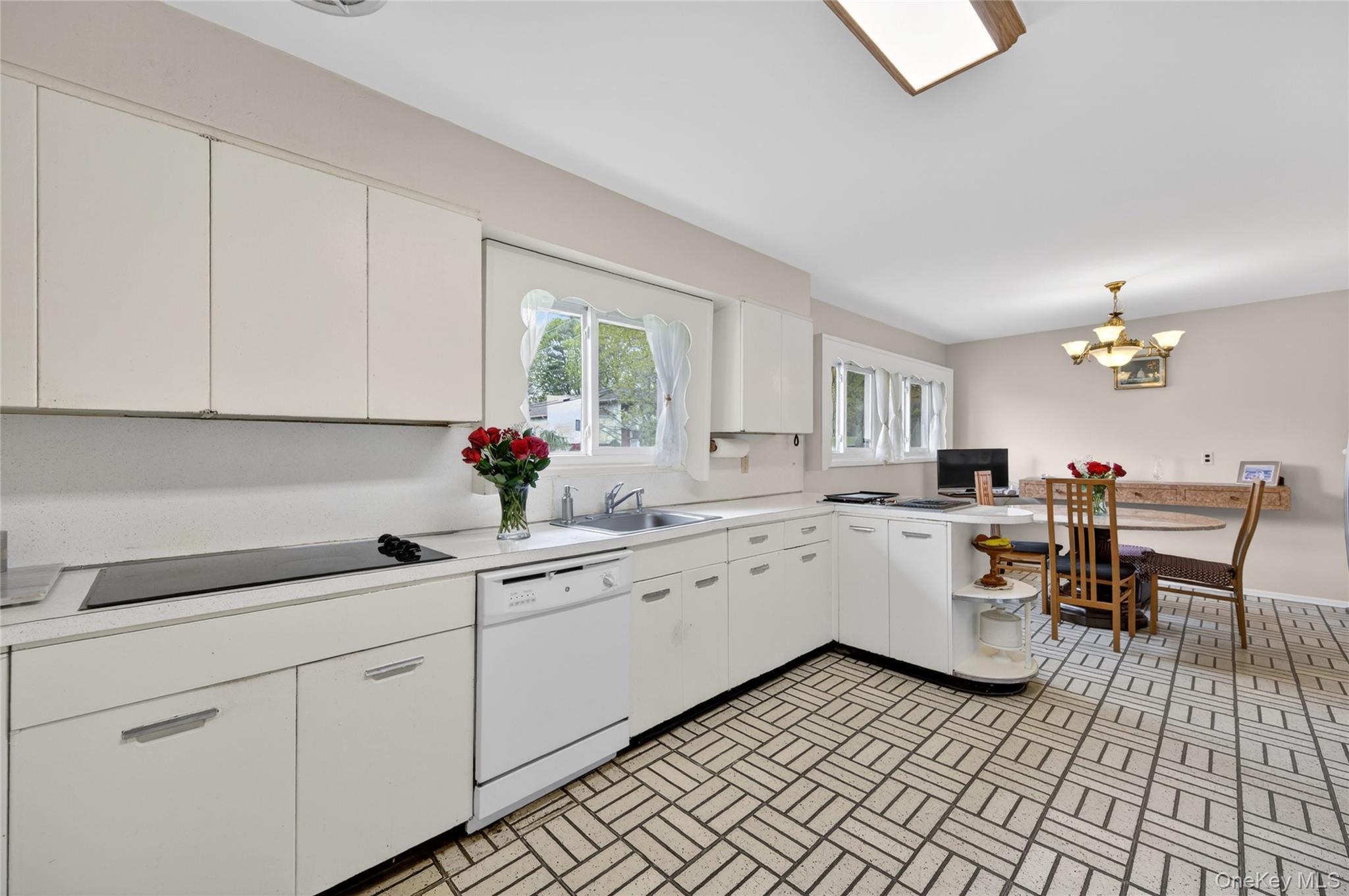 2 Vanad Drive Property Photo 5
