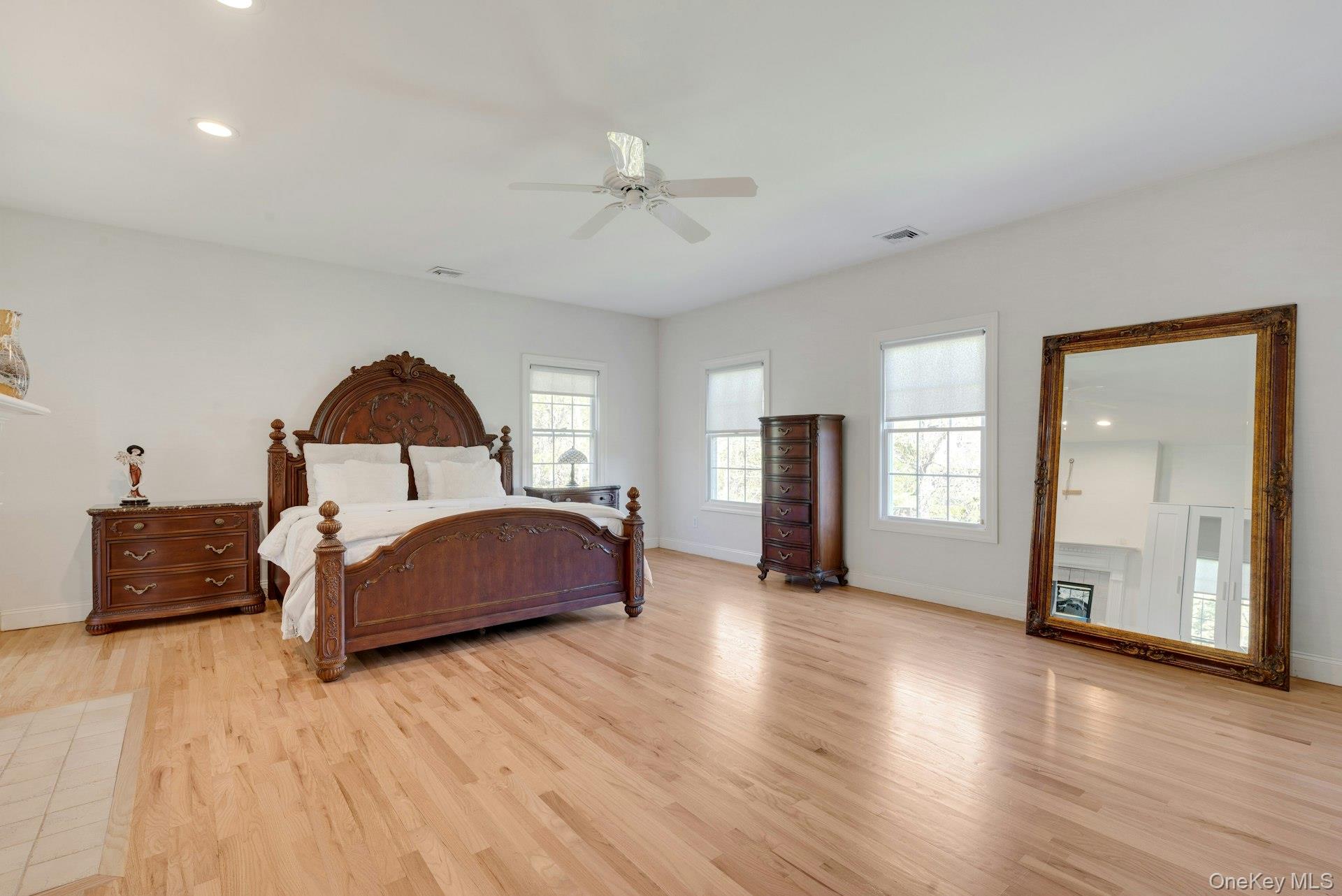 7 The Registry Property Photo 16
