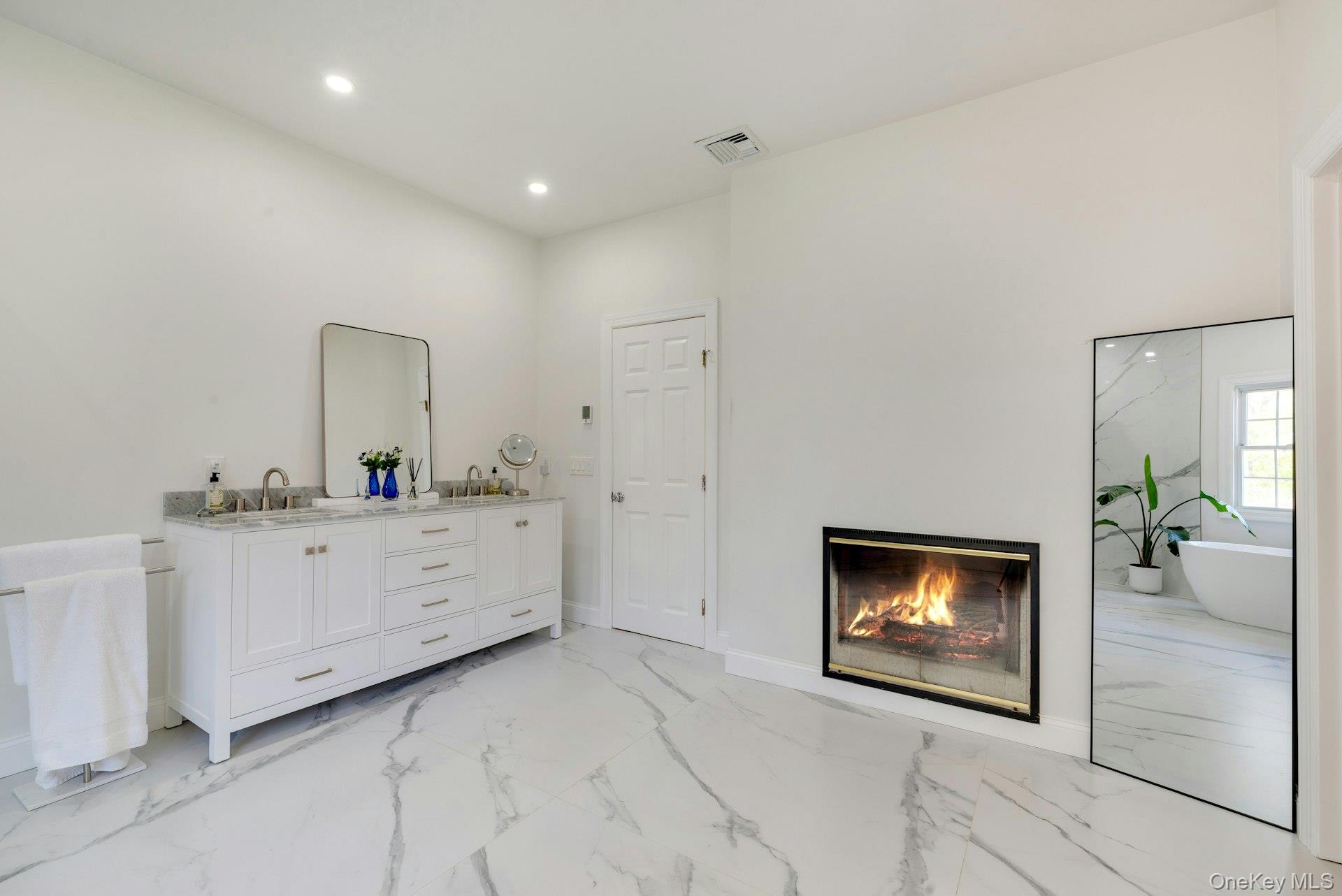 7 The Registry Property Photo 18