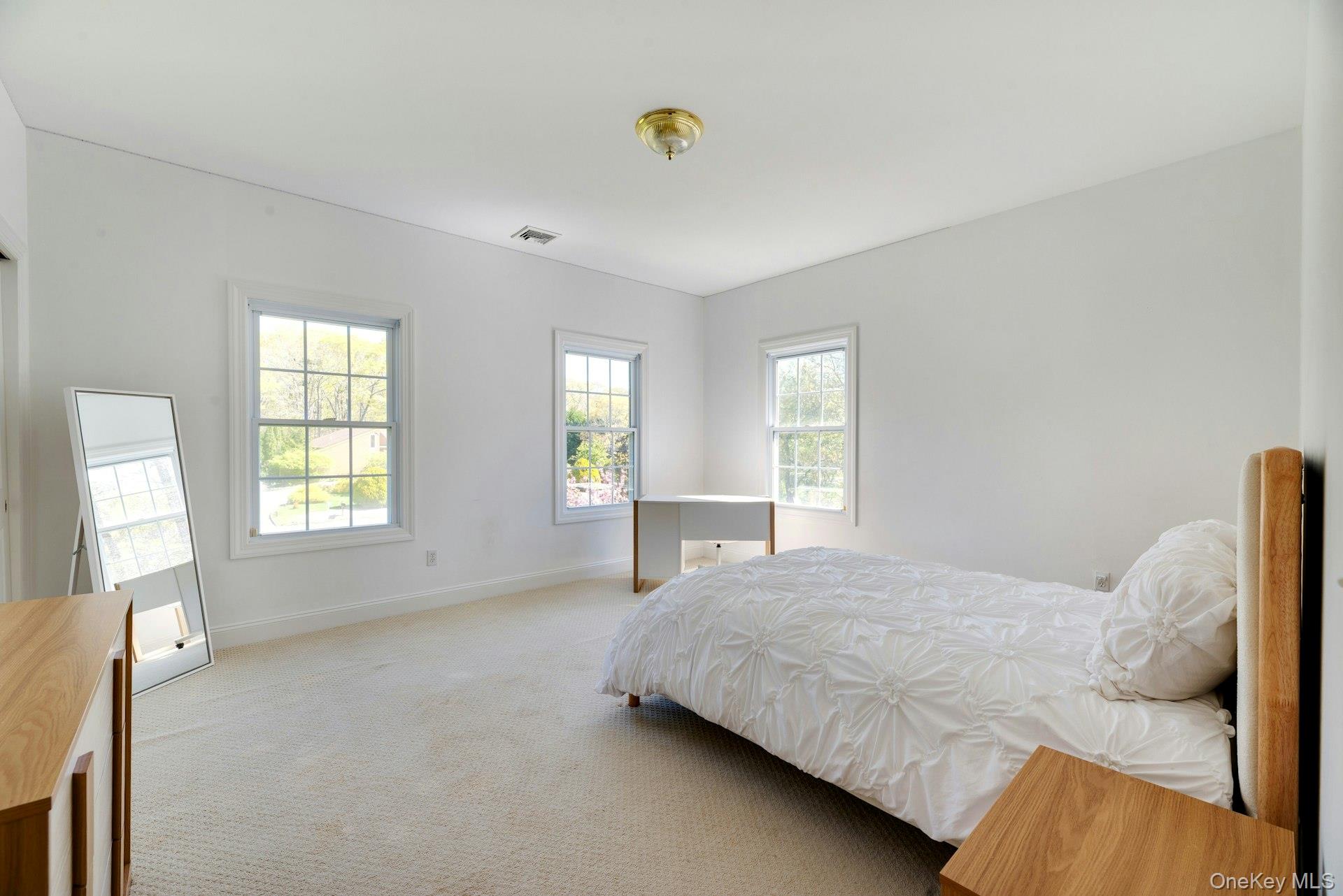 7 The Registry Property Photo 22