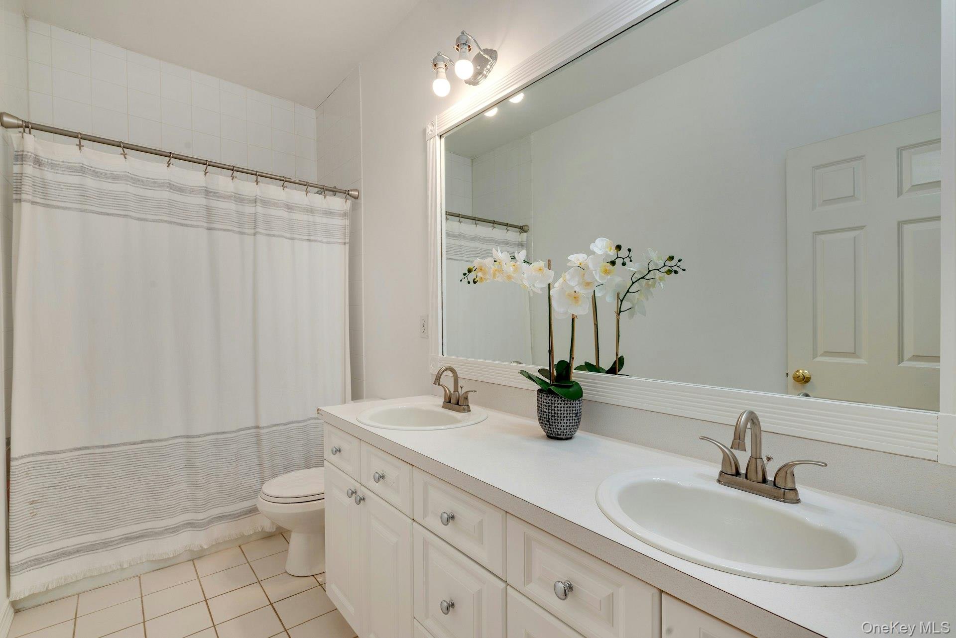 7 The Registry Property Photo 23