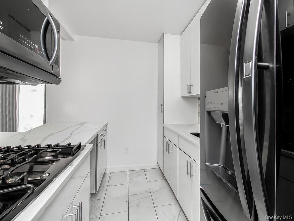 1841 Central Park Avenue 16a Property Photo 4