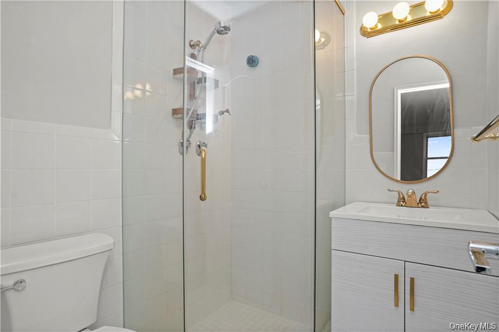 1841 Central Park Avenue 16a Property Photo 8