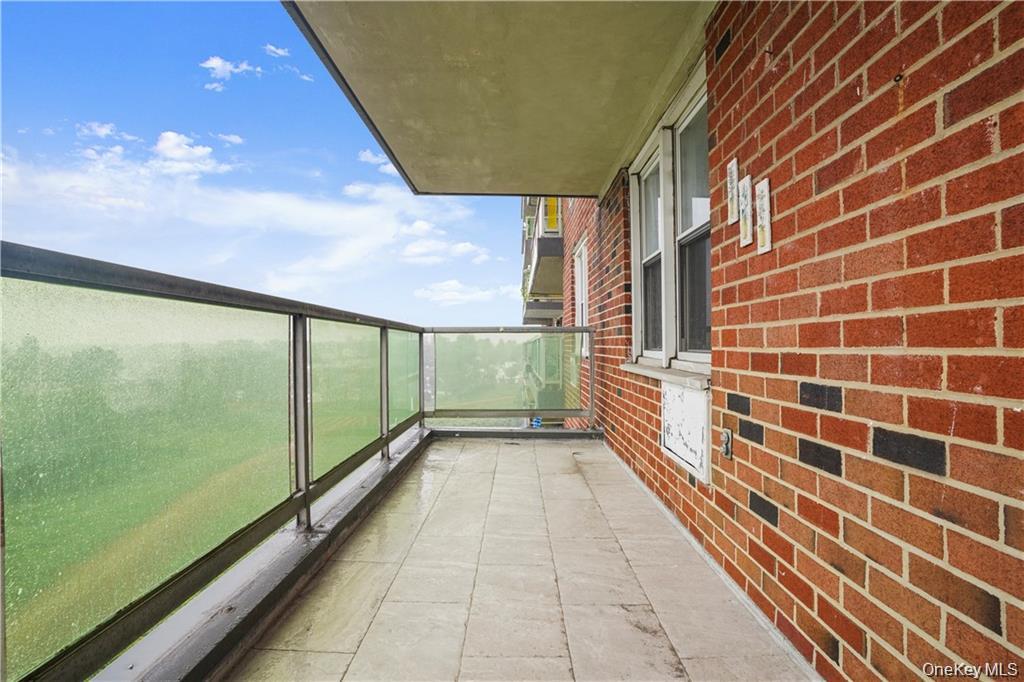 1841 Central Park Avenue 16a Property Photo 11