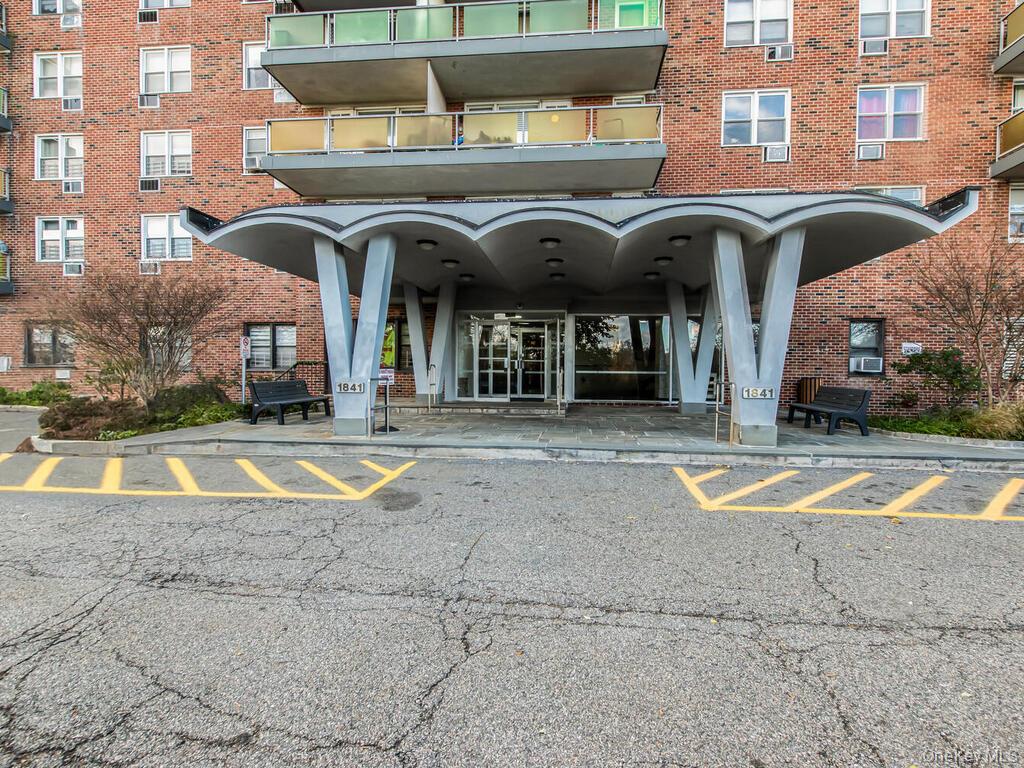 1841 Central Park Avenue 16a Property Photo 16