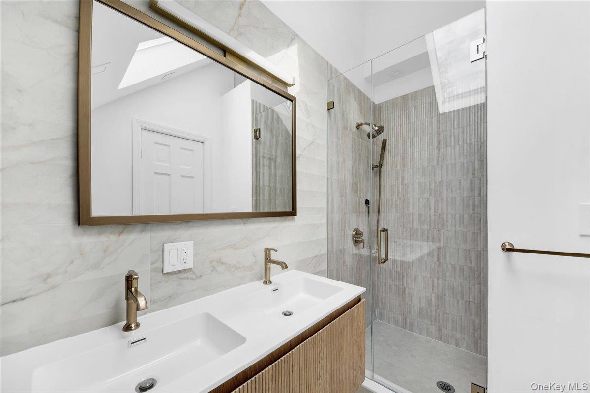 7 Fernwood Avenue Property Photo 6