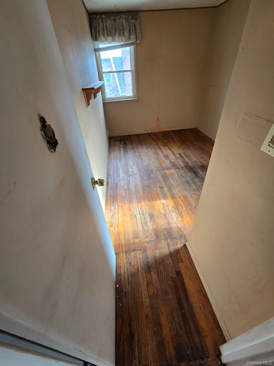 1611 Plainview Avenue 0 Property Photo 8