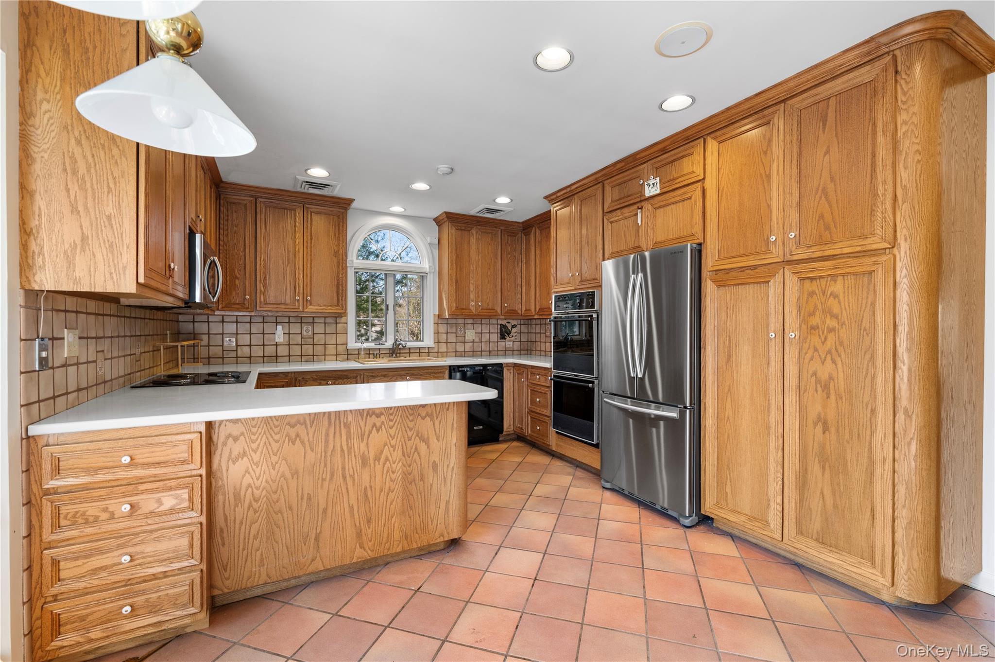 2 Hickory Hill Property Photo 6