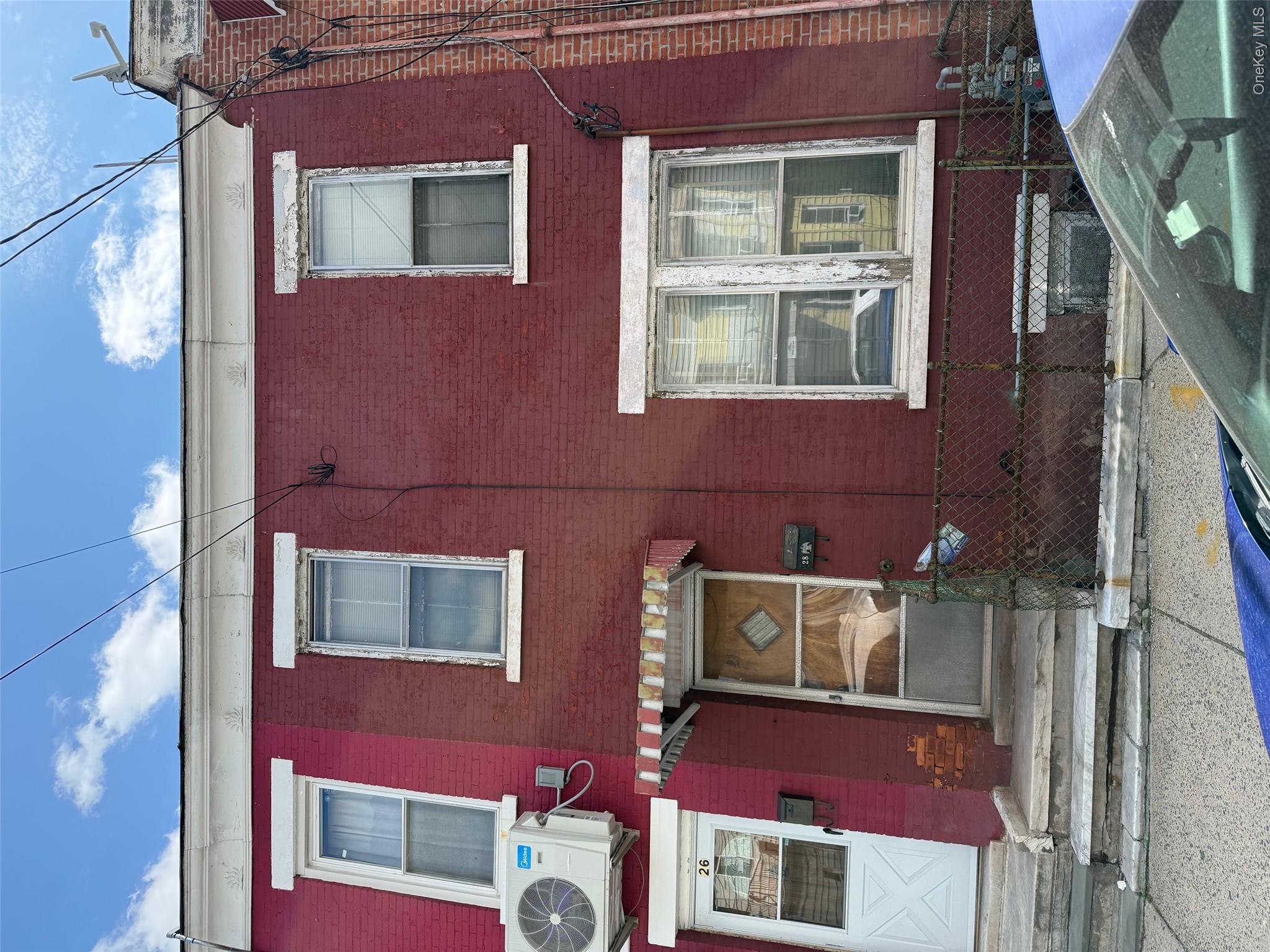 28 Saratoga Avenue Property Photo 1