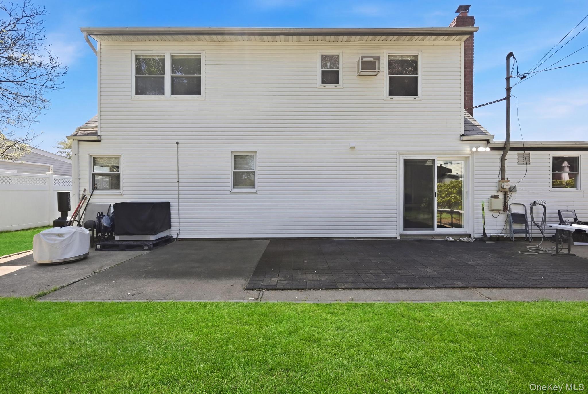 440 Cole Place Property Photo 3