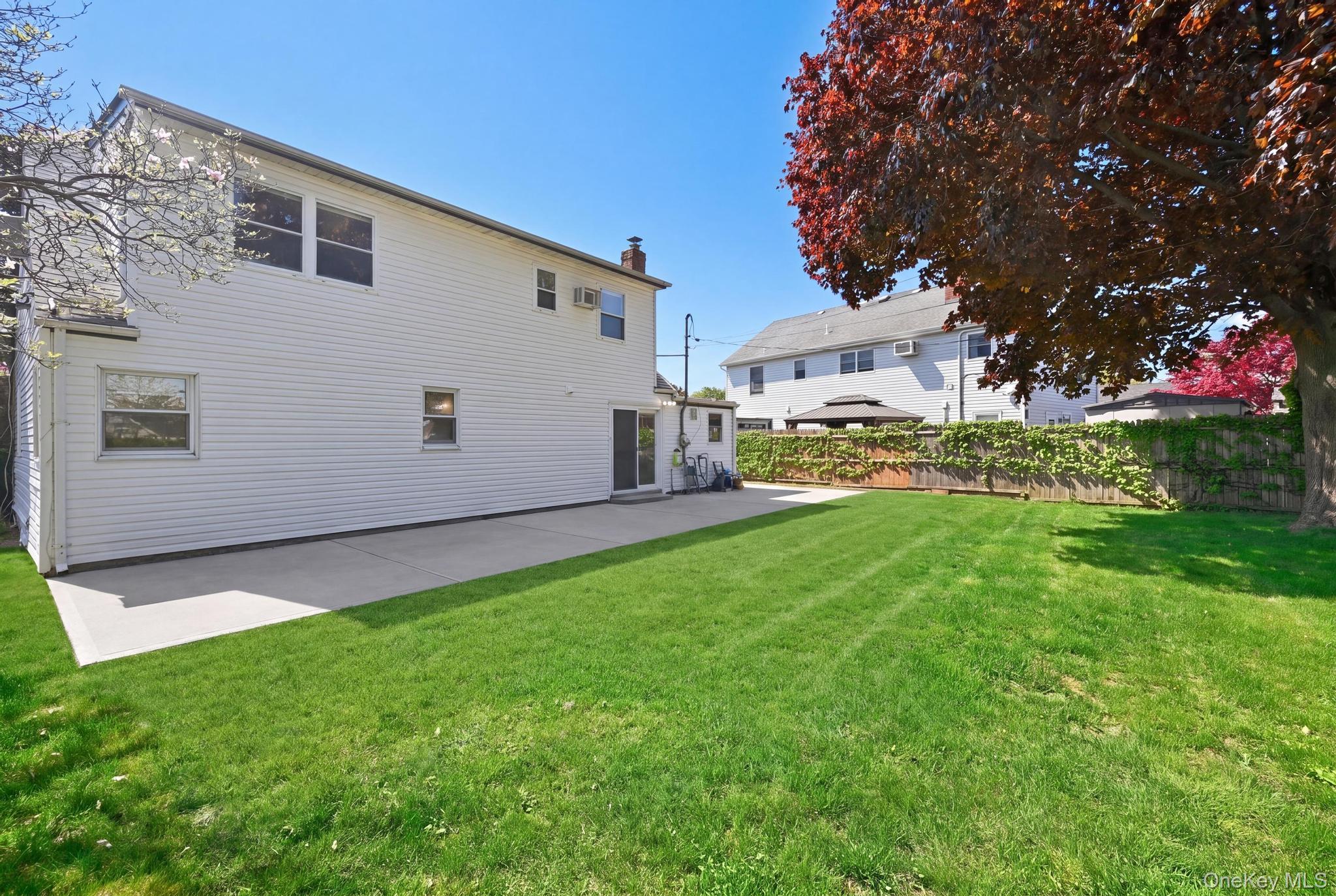 440 Cole Place Property Photo 4