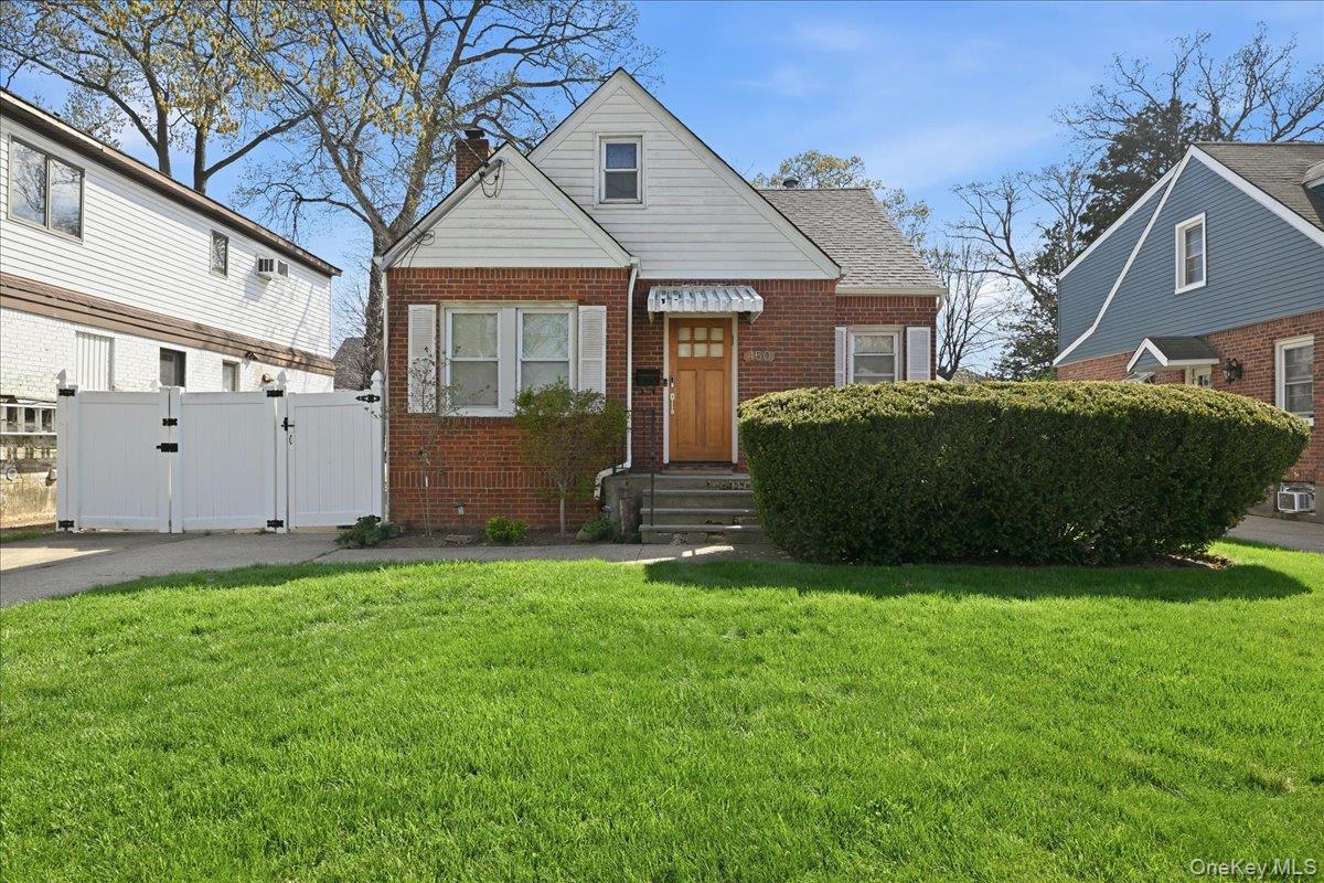 450 Linden Street Property Photo 1