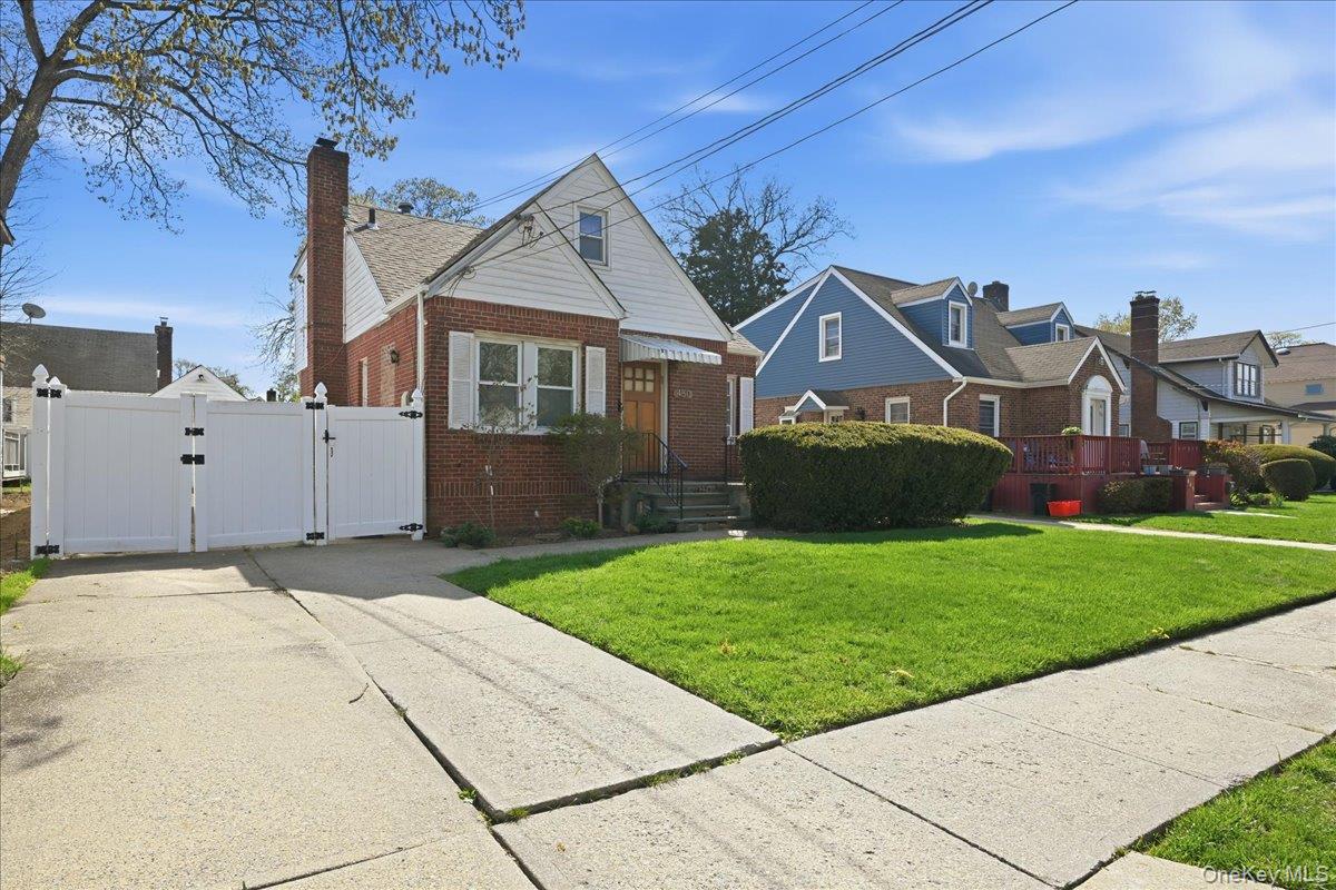 450 Linden Street Property Photo 2